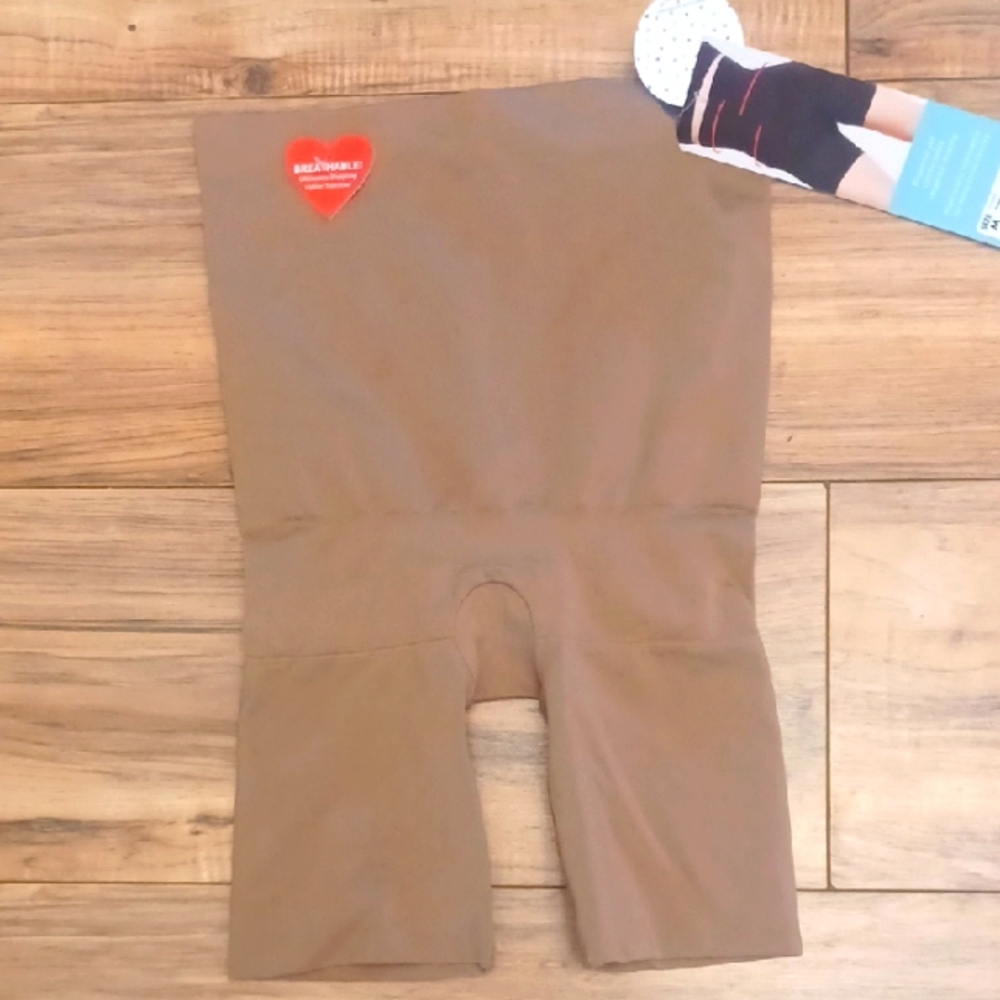 Assets By SPANX Shapewear Shorts